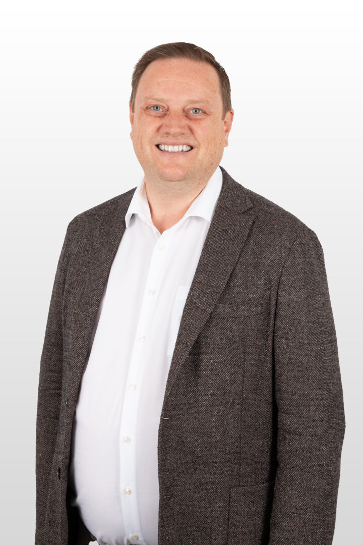 Präsident Geschäftsleitung Regionalkonferenz Bern-Mittelland, Vorstand Kleintiere Bern-Jura und Ornithologischer Verein Riggisberg, Hobby Kochen, mikebuerki.ch