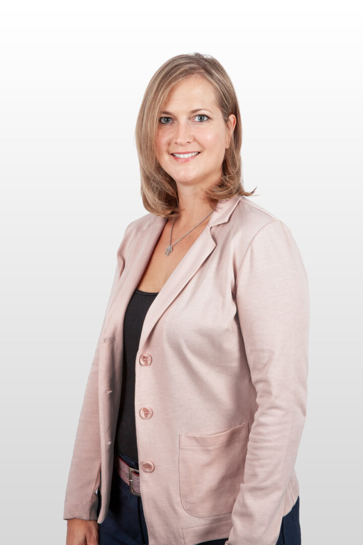 Bauverwalterin, Gemeinderätin, Mutter und Bewirtschafterin eines Pensionsstalls. «Familien stärken, wirtschaftlich und lösungsorientiert handeln»